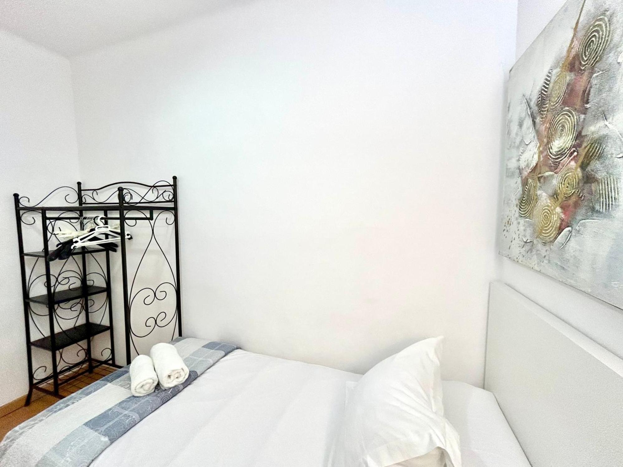 Apartment Carrer D'Olesa Barcelona Kültér fotó